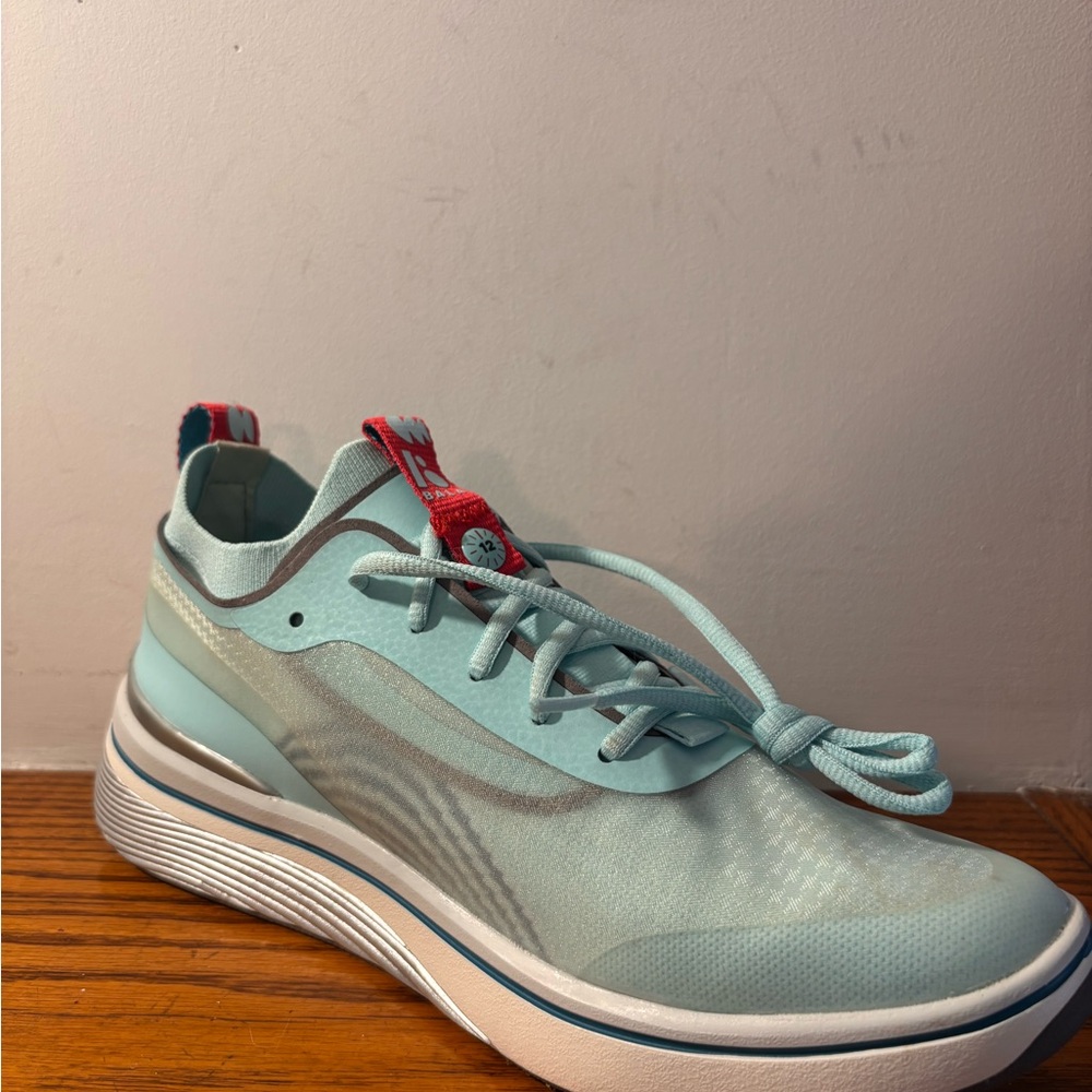 Bala Athletic Shoes in Light Blue and Red
